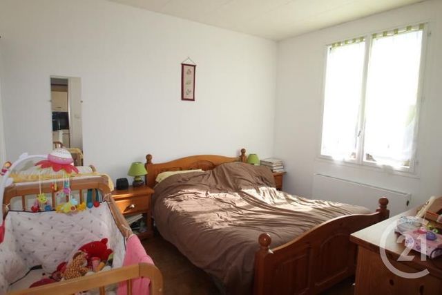 Maison à louer - 4 pièces - 87,51 m2 - GANNAT - 03 - AUVERGNE Maison à louer - 4 pièces - 87,51 m2 - GANNAT - 03 - AUVERGNE