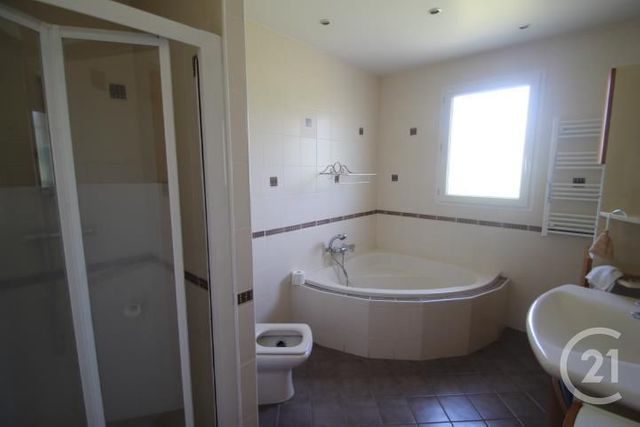 Afficher la photo en grand Maison à vendre - 8 pièces - 172 m2 - BROUT VERNET - 03 - AUVERGNE