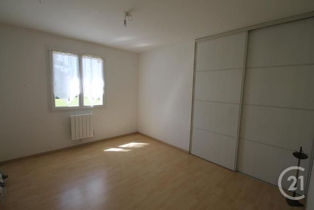 Afficher la photo en grand Maison à vendre - 8 pièces - 172 m2 - BROUT VERNET - 03 - AUVERGNE
