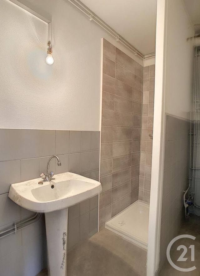 Appartement F2 à louer - 2 pièces - 35,01 m2 - RIOM - 63 - AUVERGNE Appartement F2 à louer - 2 pièces - 35,01 m2 - RIOM - 63 - AUVERGNE
