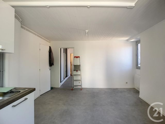 Appartement F2 à louer - 2 pièces - 35,01 m2 - RIOM - 63 - AUVERGNE Appartement F2 à louer - 2 pièces - 35,01 m2 - RIOM - 63 - AUVERGNE