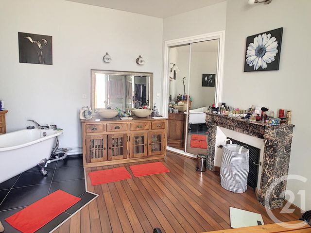 Afficher la photo en grand Maison à vendre - 8 pièces - 305 m2 - BLANZAT - 63 - AUVERGNE