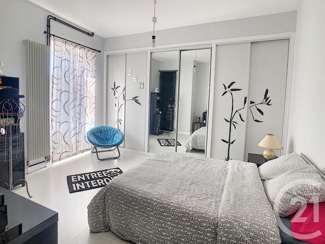 Afficher la photo en grand Maison à vendre - 8 pièces - 305 m2 - BLANZAT - 63 - AUVERGNE