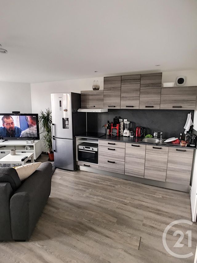 Appartement F2 à louer - 2 pièces - 41,95 m2 - RIOM - 63 - AUVERGNE Appartement F2 à louer - 2 pièces - 41,95 m2 - RIOM - 63 - AUVERGNE