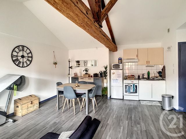 Appartement F2 à louer - 2 pièces - 42 m2 - RIOM - 63 - AUVERGNE Appartement F2 à louer - 2 pièces - 42 m2 - RIOM - 63 - AUVERGNE