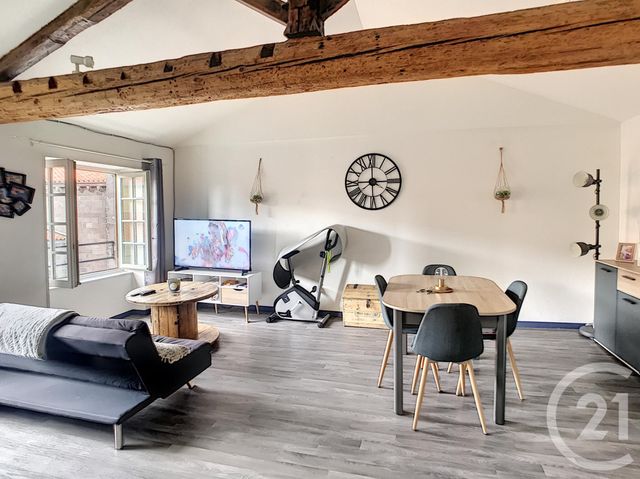 Appartement F2 à louer - 2 pièces - 42 m2 - RIOM - 63 - AUVERGNE Appartement F2 à louer - 2 pièces - 42 m2 - RIOM - 63 - AUVERGNE