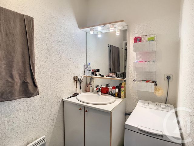 Appartement F2 à louer - 2 pièces - 42 m2 - RIOM - 63 - AUVERGNE Appartement F2 à louer - 2 pièces - 42 m2 - RIOM - 63 - AUVERGNE