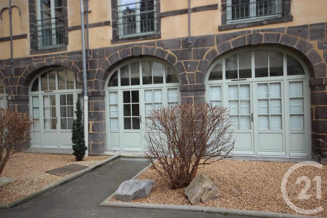 Studio à louer - 1 pièce - 38 m2 - RIOM - 63 - AUVERGNE Studio à louer - 1 pièce - 38 m2 - RIOM - 63 - AUVERGNE