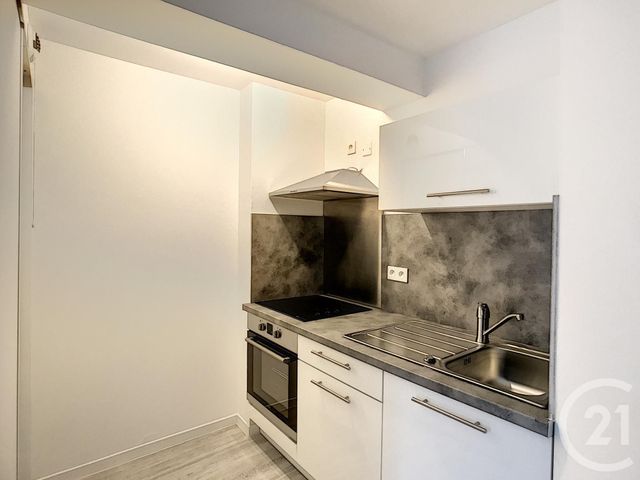 Appartement à louer - 2 pièces - 25,80 m2 - RIOM - 63 - AUVERGNE Appartement à louer - 2 pièces - 25,80 m2 - RIOM - 63 - AUVERGNE