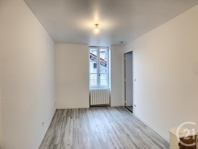 Appartement à louer - 2 pièces - 25,80 m2 - RIOM - 63 - AUVERGNE Appartement à louer - 2 pièces - 25,80 m2 - RIOM - 63 - AUVERGNE