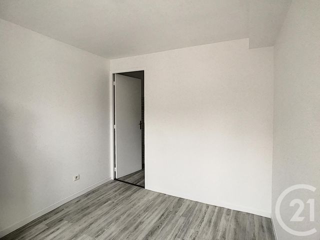 Appartement à louer - 2 pièces - 25,80 m2 - RIOM - 63 - AUVERGNE Appartement à louer - 2 pièces - 25,80 m2 - RIOM - 63 - AUVERGNE