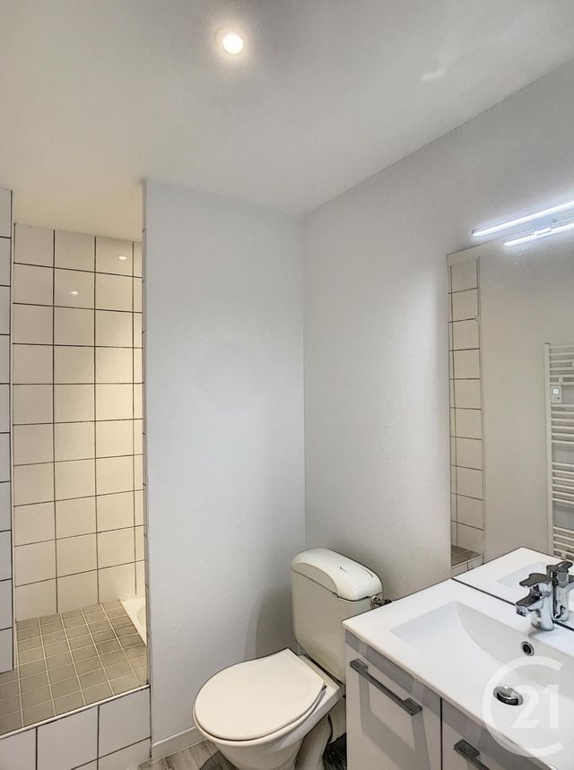 Appartement à louer - 2 pièces - 25,80 m2 - RIOM - 63 - AUVERGNE Appartement à louer - 2 pièces - 25,80 m2 - RIOM - 63 - AUVERGNE