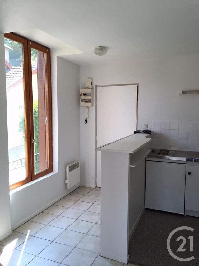 Appartement F2 à louer - 2 pièces - 35 m2 - CHATELGUYON - 63 - AUVERGNE Appartement F2 à louer - 2 pièces - 35 m2 - CHATELGUYON - 63 - AUVERGNE